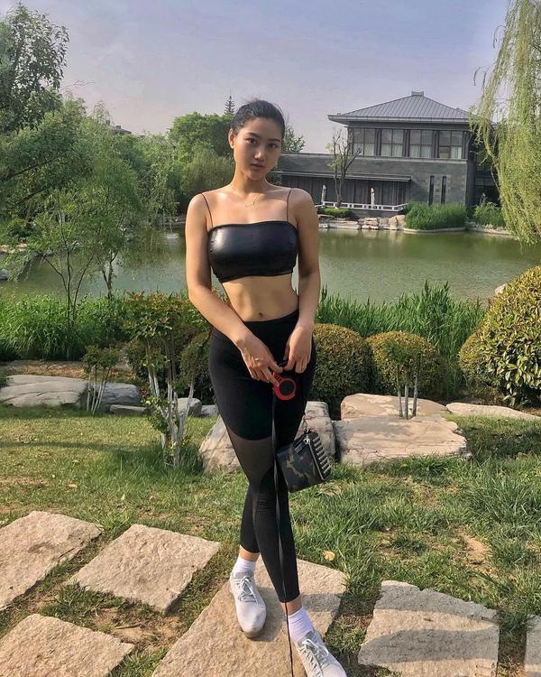 Chinese Fitness Lady Cassy_Luu Devil Body Pictures