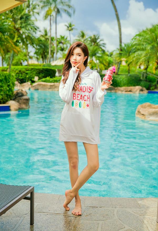 Park Soo Yeon Beach Temperament Picture and Photo