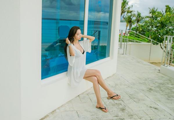 Park Soo Yeon Beach Temperament Picture and Photo