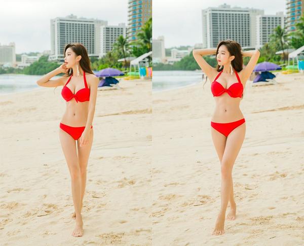 Park Soo Yeon 2017 Bikini Picture and Photo 3