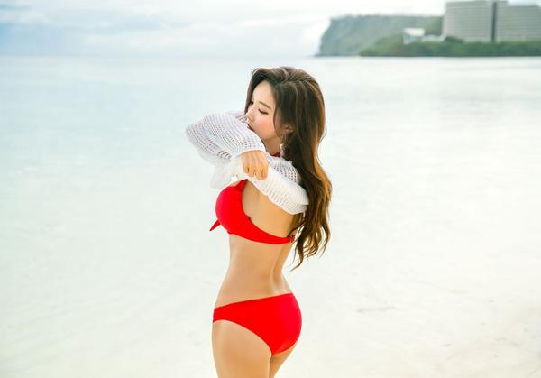 Park Soo Yeon 2017 Bikini Picture and Photo 3