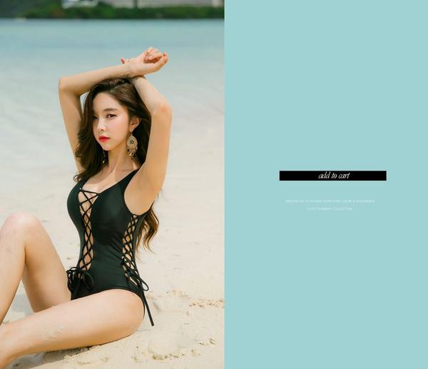 Park Soo Yeon 2017 Bikini Picture and Photo 1