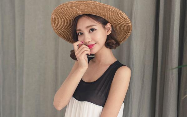 Yeon Ji Eun Maybeach Casual Wear Series 3