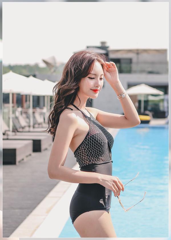 Yeon Ji Eun Pure Bikini Lovely Picture and Photo