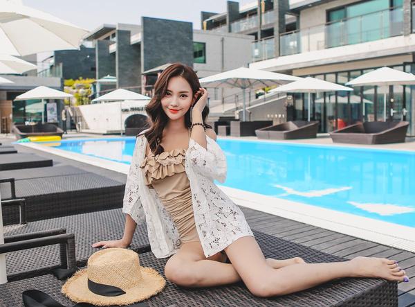 Yeon Ji Eun Pure Bikini Lovely Picture and Photo