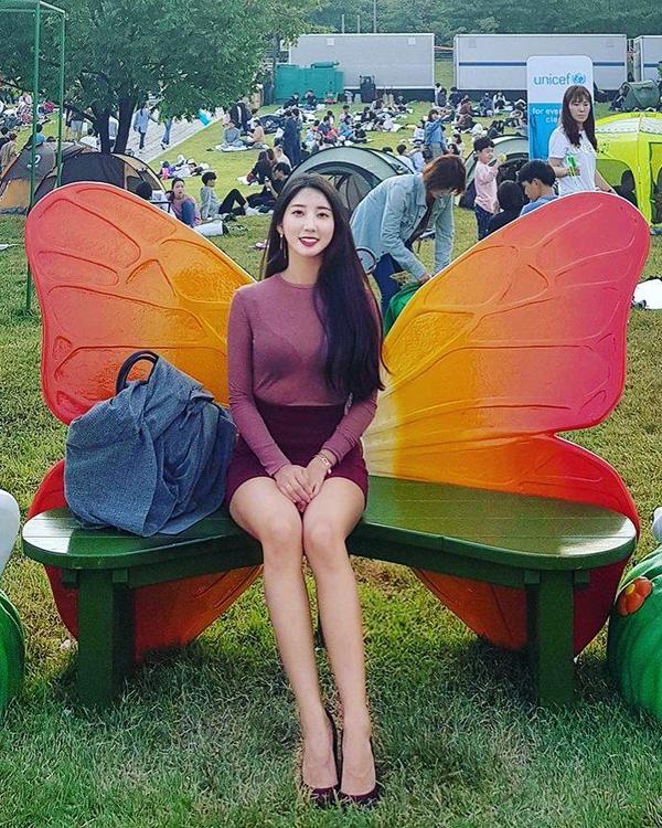 Cho Eun Bi Beautiful Legs Temperament Picture and Photo