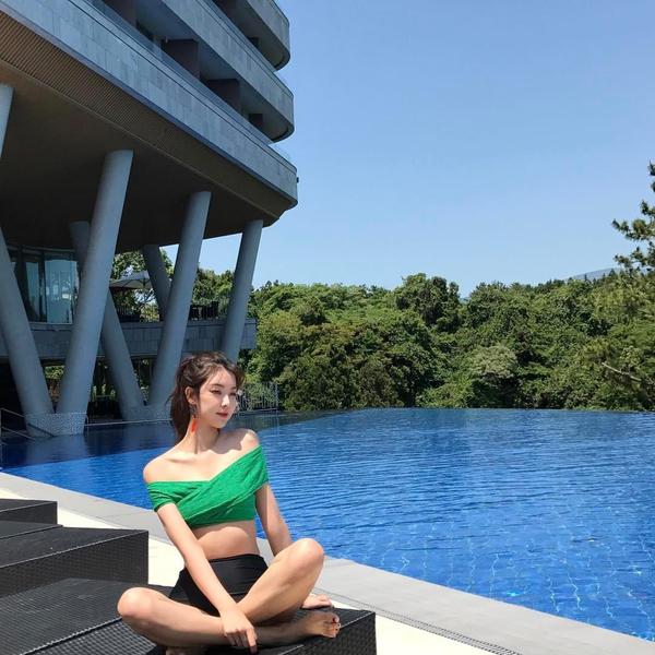 Kim Ming Jeong Temperament Bikini Picture and Photo
