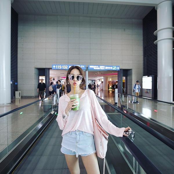 Ji Yoon Mi Beautiful Legs Temperament Picture and Photo