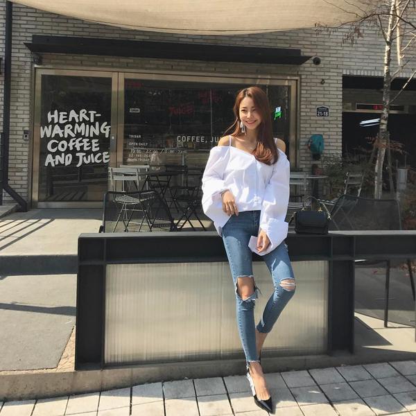 Ji Yoon Mi Beautiful Legs Temperament Picture and Photo