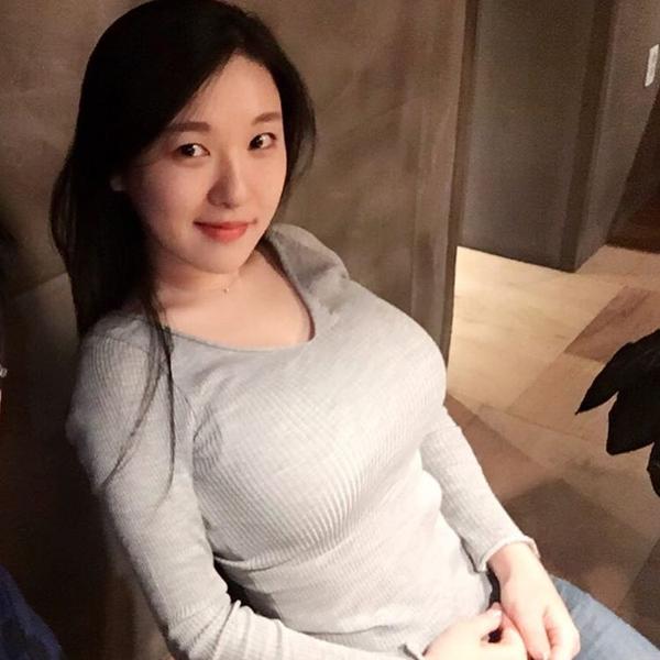 Seul Min Big Boobs Plump Picture and Photo