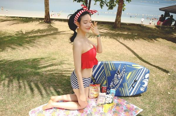 Park Jung Yoon 2017 Bikini and Swimwear Pictures