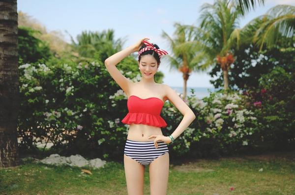 Park Jung Yoon 2017 Bikini and Swimwear Pictures