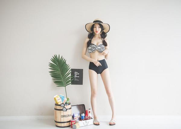 Park Jung Yoon 2016 Bikini and Swimwear Pictures 5