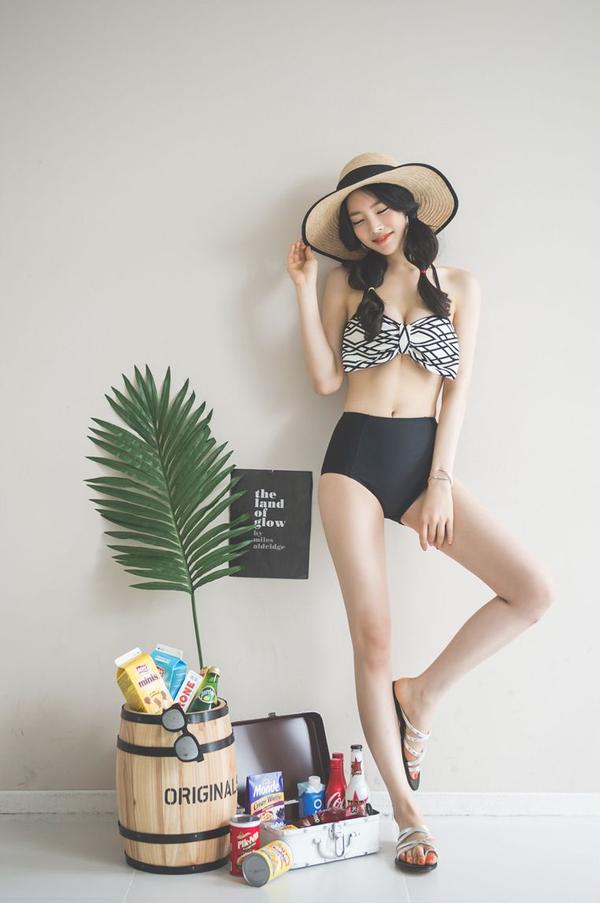 Park Jung Yoon 2016 Bikini and Swimwear Pictures 5