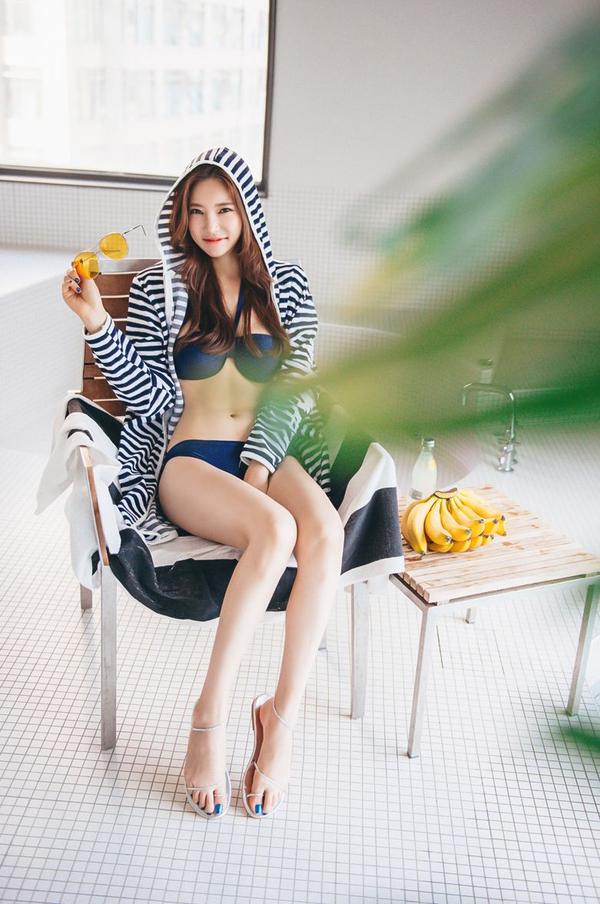 Park Jung Yoon 2016 Bikini and Swimwear Pictures 4