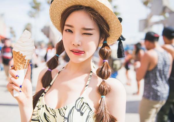 Park Jung Yoon 2016 Bikini and Swimwear Pictures 3