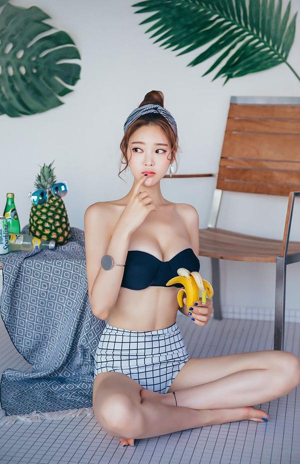 Park Jung Yoon 2016 Bikini and Swimwear Pictures 3