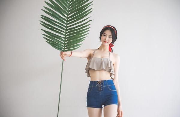 Park Jung Yoon 2016 Bikini and Swimwear Pictures 2