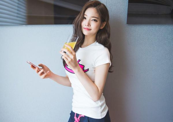 Park Jung Yoon Casual Clothes Picture and Photo