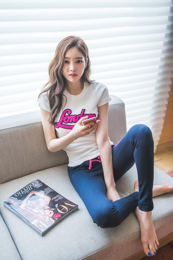 Park Jung Yoon Casual Clothes Picture and Photo