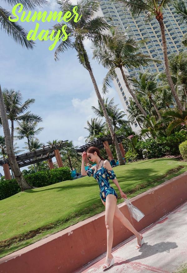 Son Yoon Joo 2018 Bikini Collection