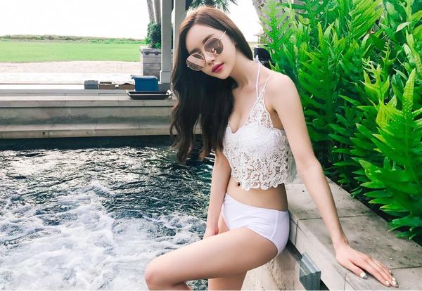 Son Yoon Joo 2017 Bikini Collection 4