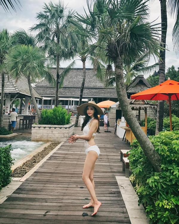 Son Yoon Joo 2017 Bikini Collection 4