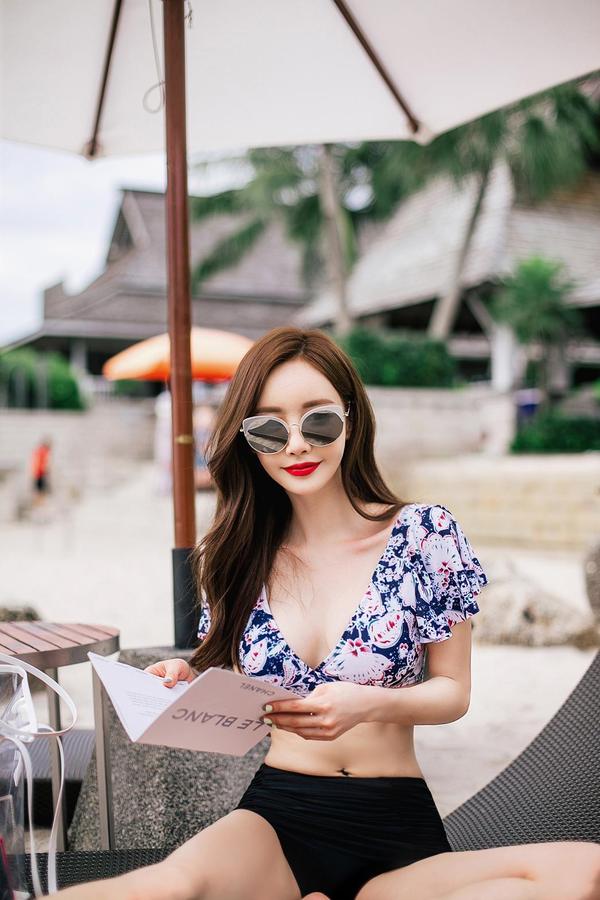 Son Yoon Joo 2017 Bikini Collection 2