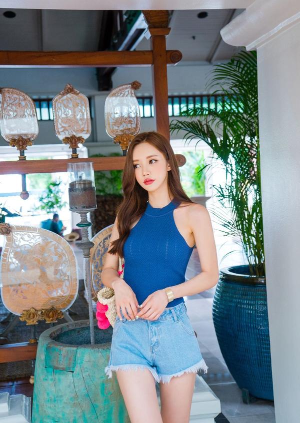 Son Yoon Joo 2017 Phuket Island Skirt Picture Series 6