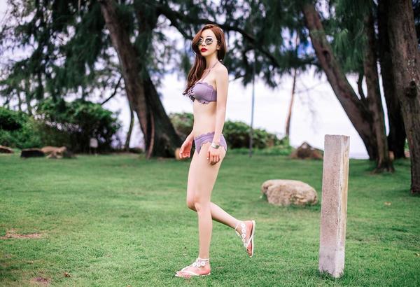 Son Yoon Joo 2017 Bikini Collection