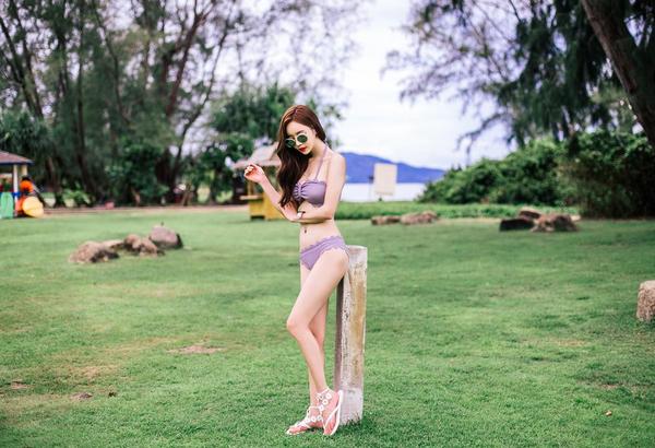 Son Yoon Joo 2017 Bikini Collection