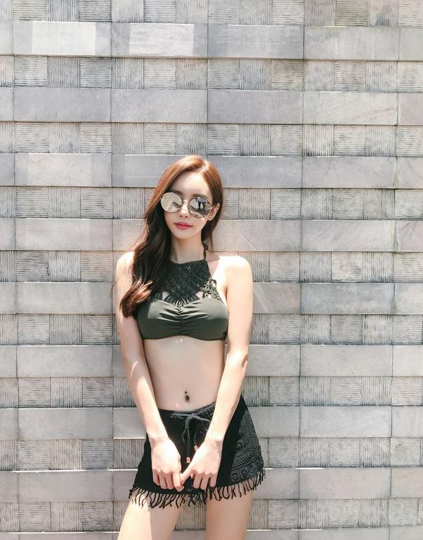 Son Yoon Joo 2017 Phuket Island Skirt Picture Series 5