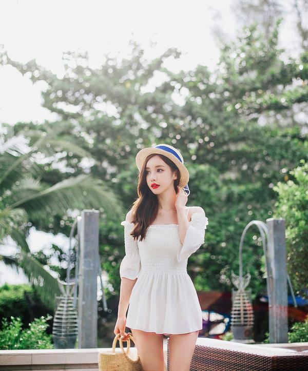 Son Yoon Joo 2017 Phuket Island Skirt Picture Series 4