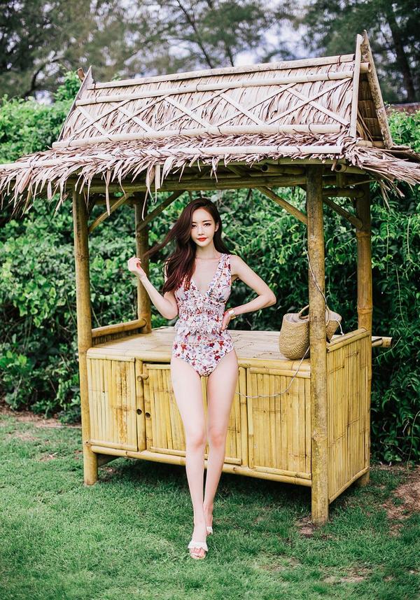 Son Yoon Joo 2017 Phuket Island Skirt Picture Series 4