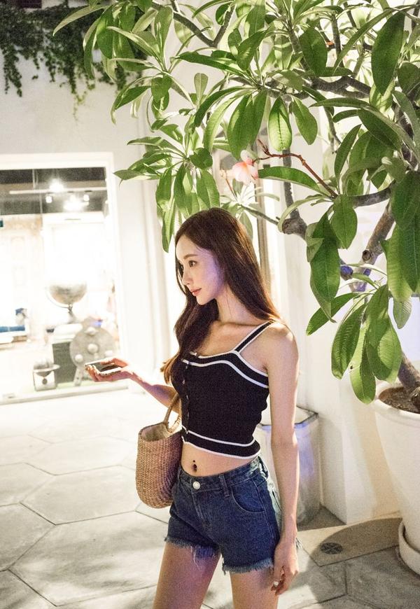 Son Yoon Joo 2017 Phuket Island Skirt Picture Series 4