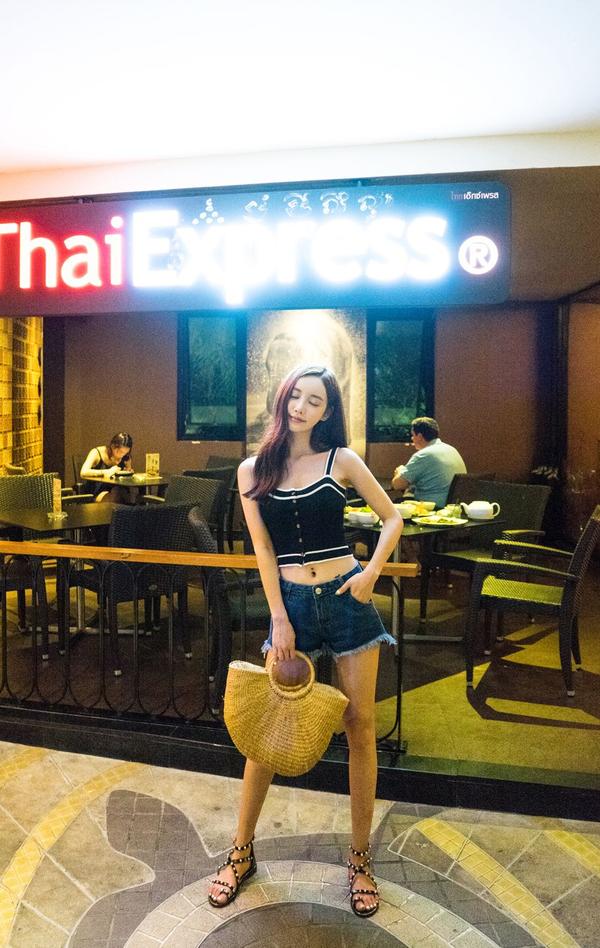 Son Yoon Joo 2017 Phuket Island Skirt Picture Series 4