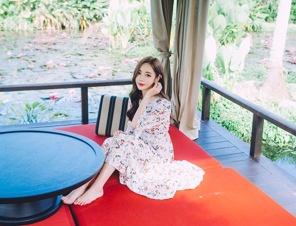 Son Yoon Joo 2017 Phuket Island Skirt Picture Series 4