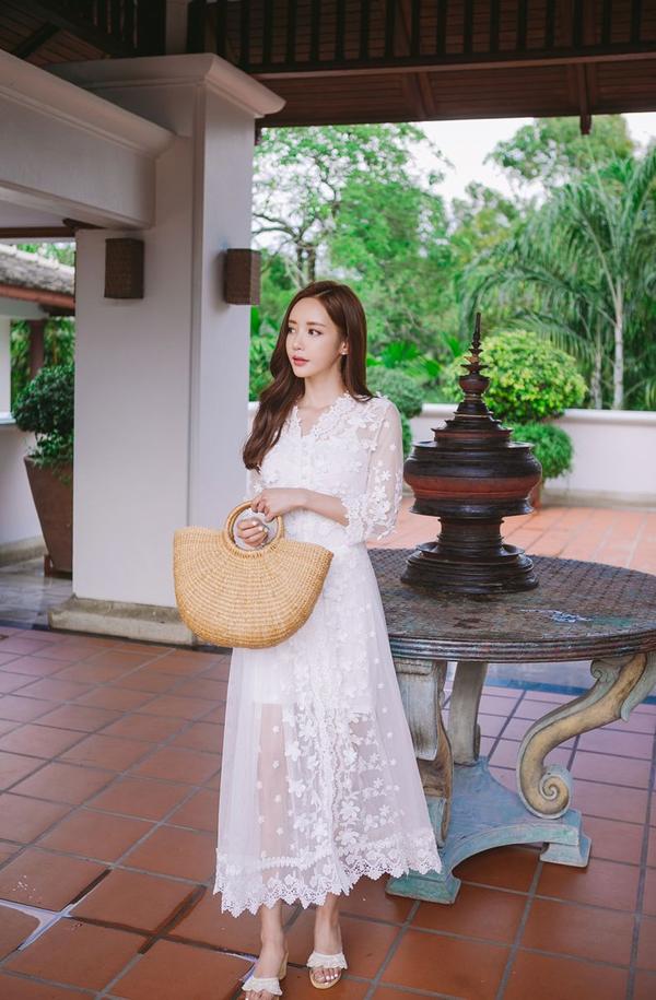 Son Yoon Joo 2017 Phuket Island Skirt Picture Series 4
