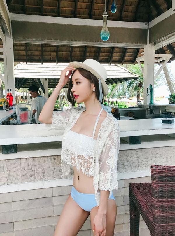 Son Yoon Joo 2017 Phuket Island Skirt Picture Series 3