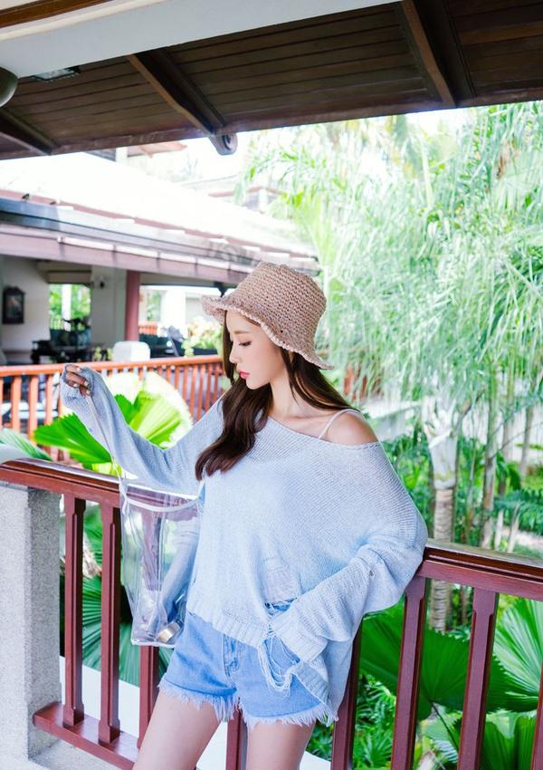 Son Yoon Joo 2017 Phuket Island Skirt Picture Series 2