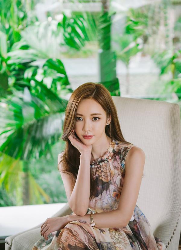 Son Yoon Joo 2017 Phuket Island Skirt Picture Series 1