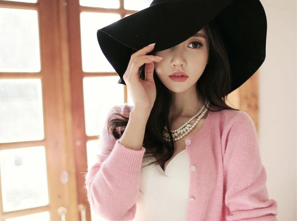 Son Yoon Joo Temperament Bra Picture and Photo 1