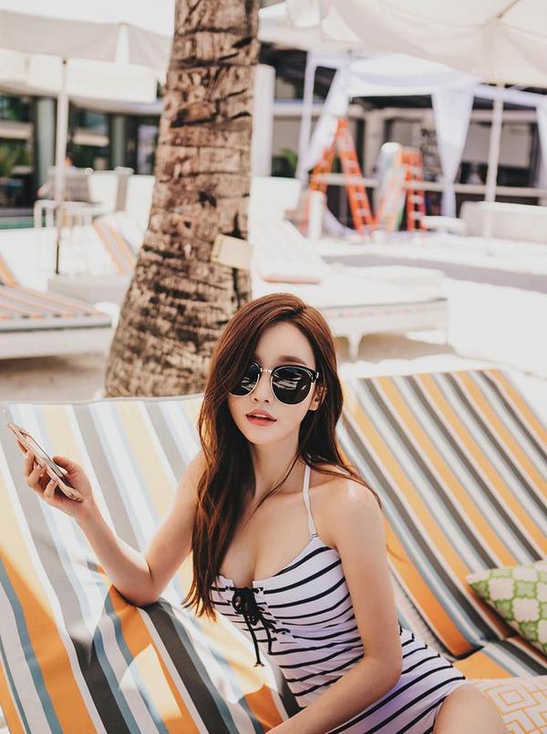 Son Yoon Joo 2016 Bleach Bikini Series 2