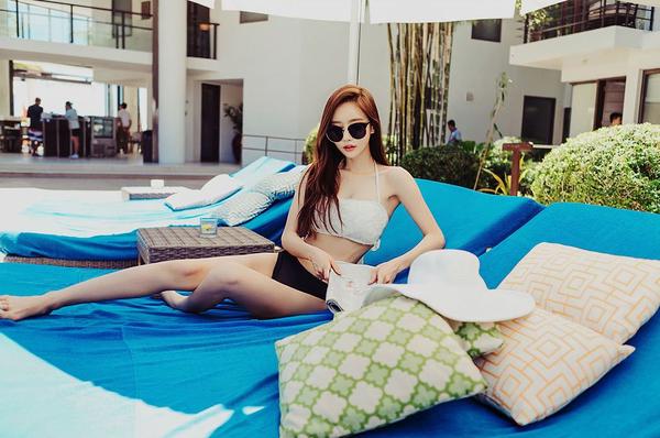 Son Yoon Joo 2016 Bikini 1