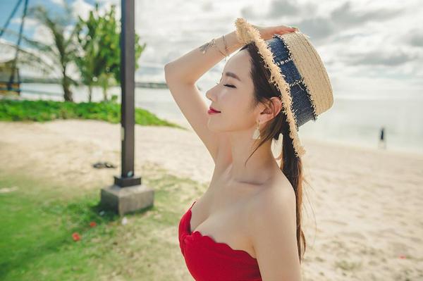 Lee Yeon Jeong 2017 MayBeach Bikini Pictures Series 5