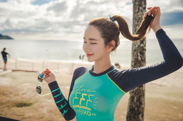 Lee Yeon Jeong 2017 MayBeach Sport Suit Pictures Series 1