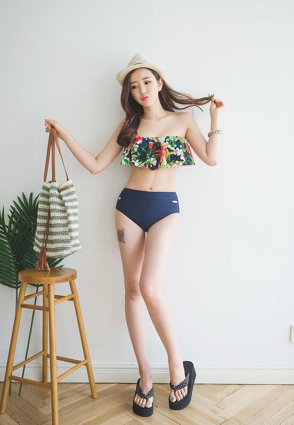 Lee Yeon Jeong 2017 MayBeach Bikini Pictures Series 1