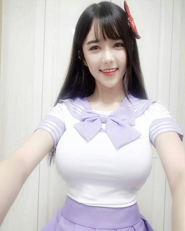 Lee Soo Bin Huge Boobs Hot Unscientific Body Picture and Photo