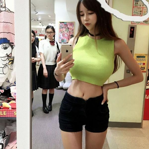 Lee Soo Bin Huge Boobs Selfies Picture and Photo