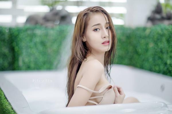 Pichana Yoosuk Sexy Hot Bikini Bra Picture and Photo